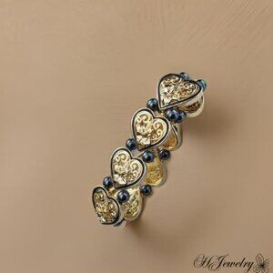 20mm Hibiscus Heart Pearl Bracelet